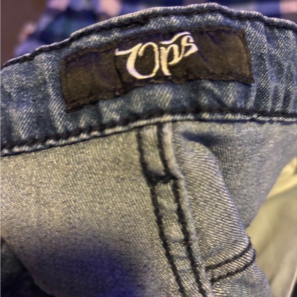 Light Blue Distressed RUE21 Jeans - Picture 4 of 8